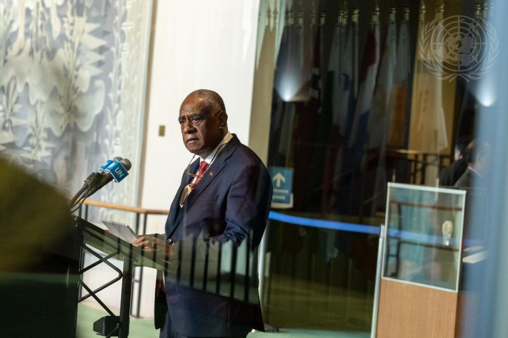 UN7979455__MEB6049_Standard